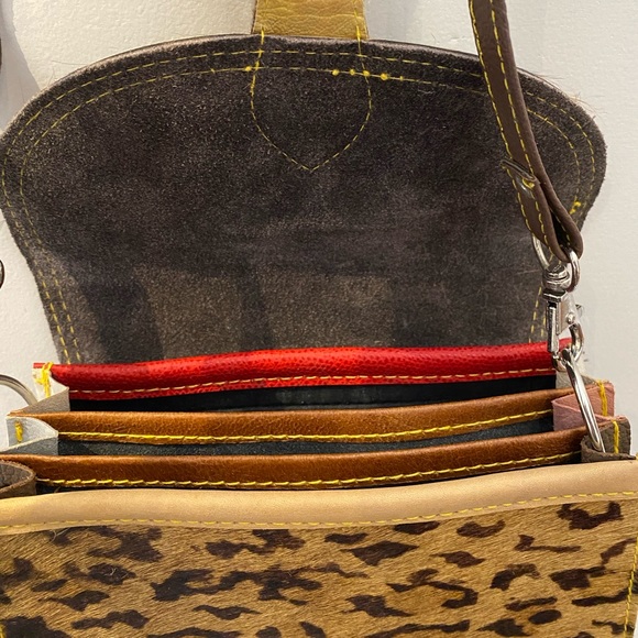 Fuzzy leopard print shoulder strap bag - Picture 2 of 5